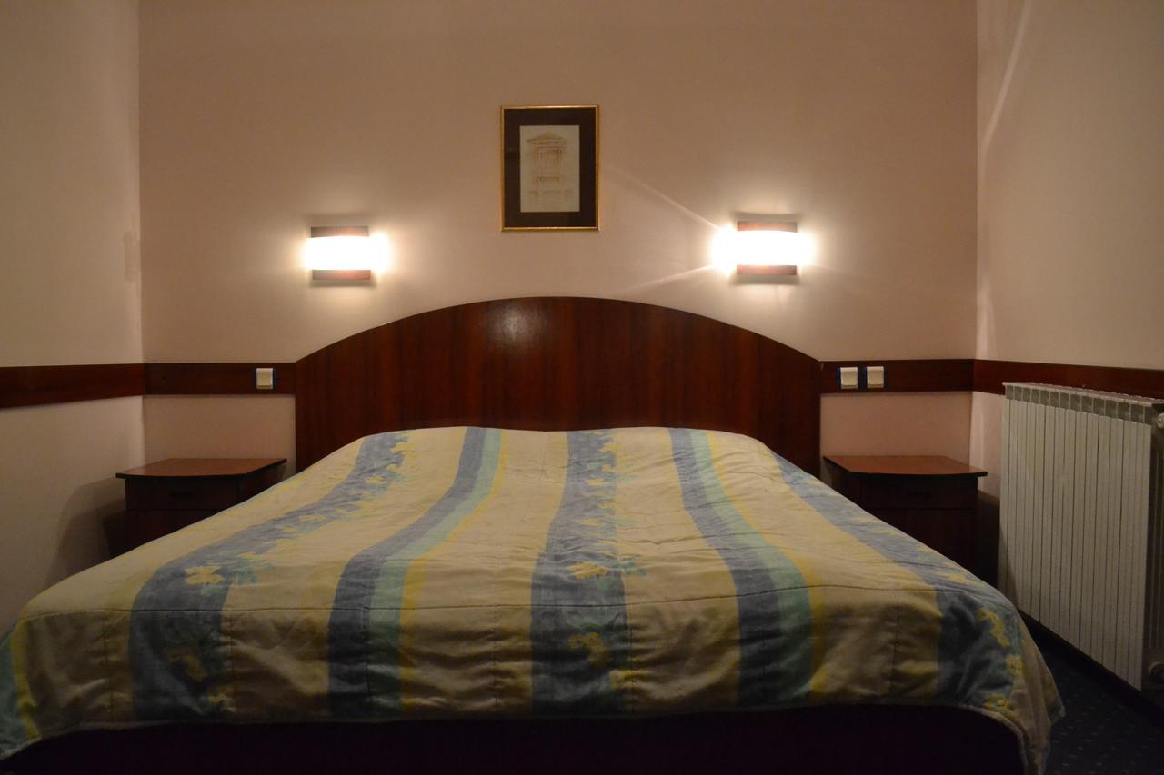 Hotel Mimoza Куманово Экстерьер фото