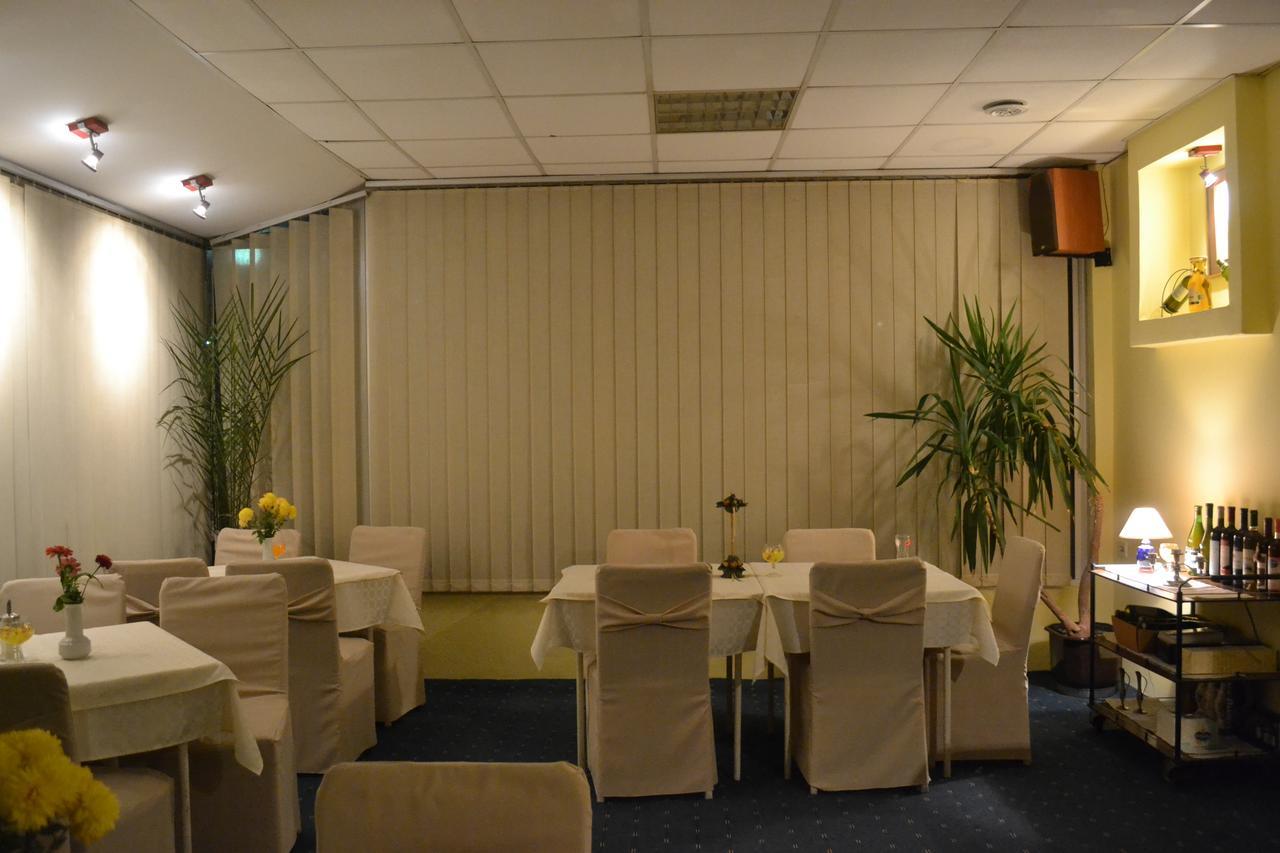 Hotel Mimoza Куманово Экстерьер фото